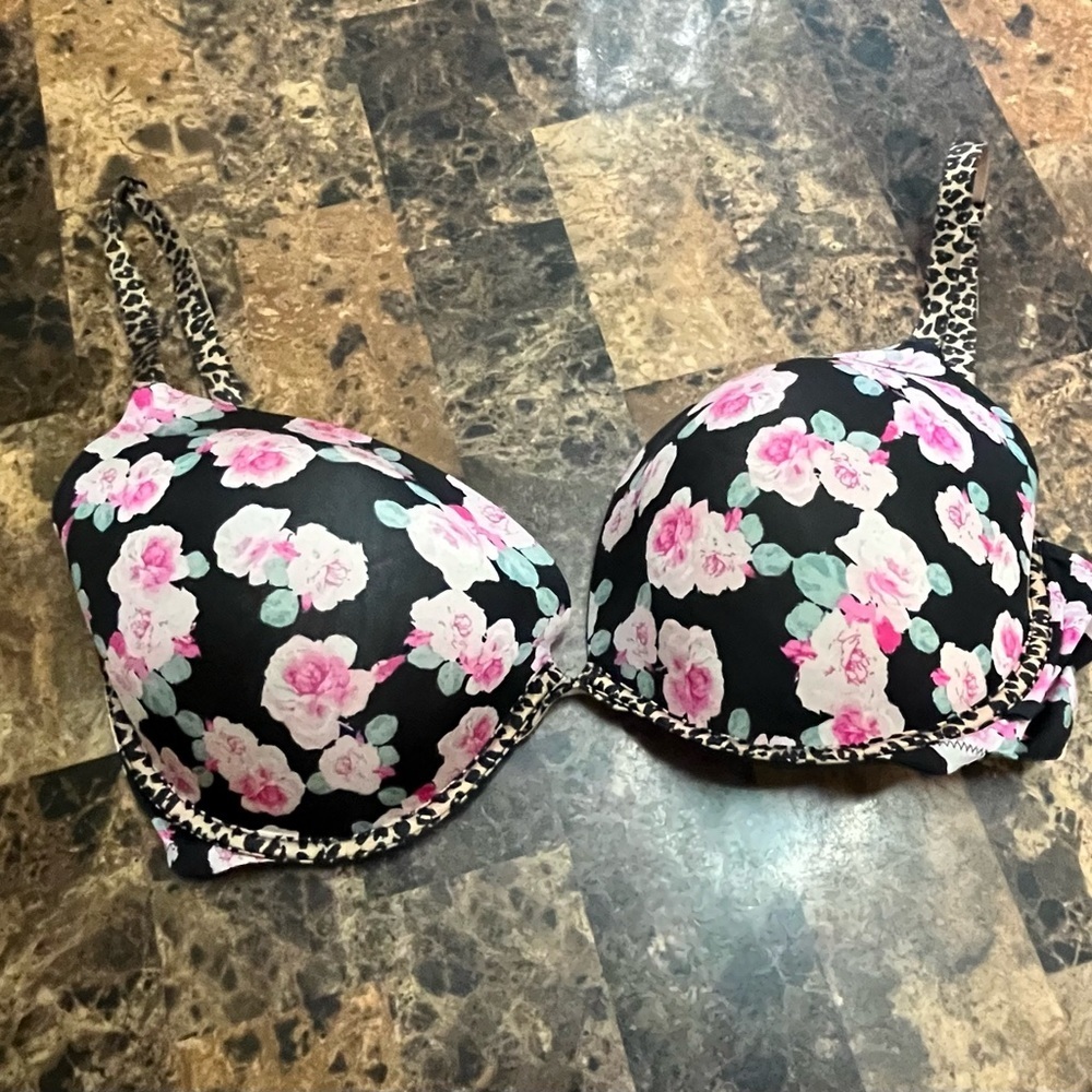 Victorias Secret Sexy Tee Push Up Bra